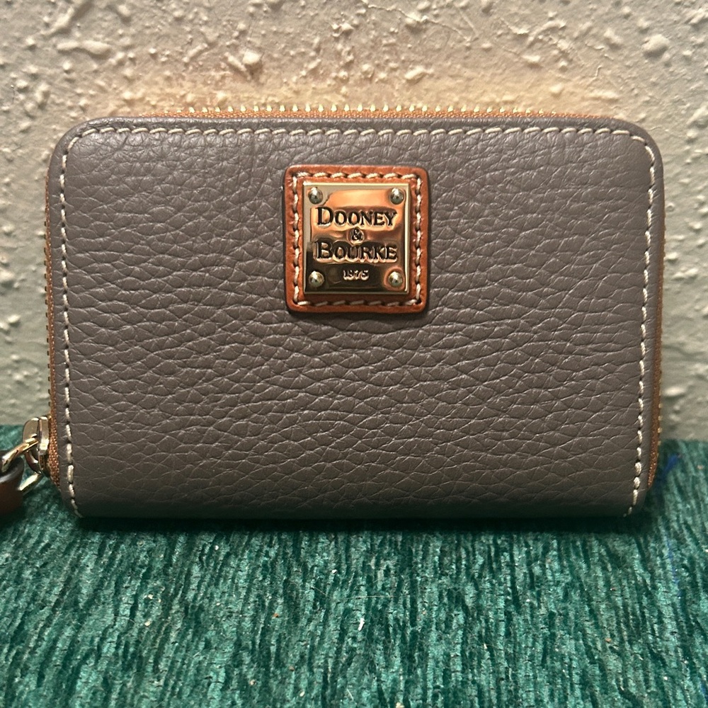 Dooney and bourke wallet